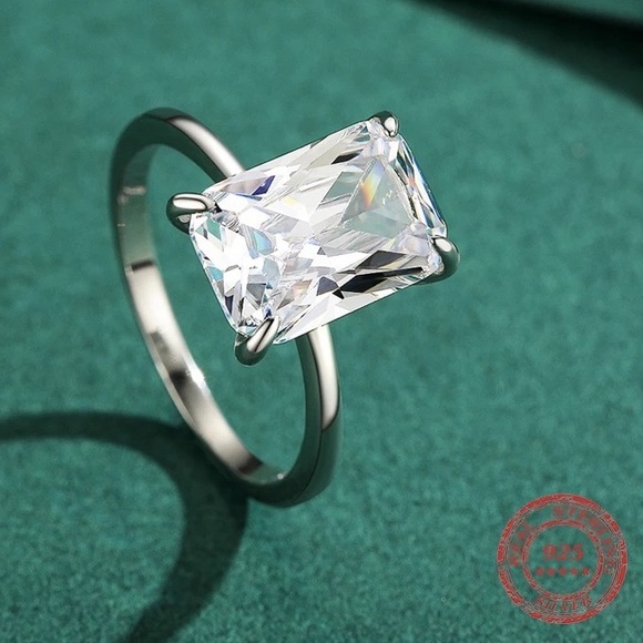 5.34Ct EMERALD Cut VVS Horizontal Setting Solitaire 925 Ring Size 5 - Picture 3 of 17